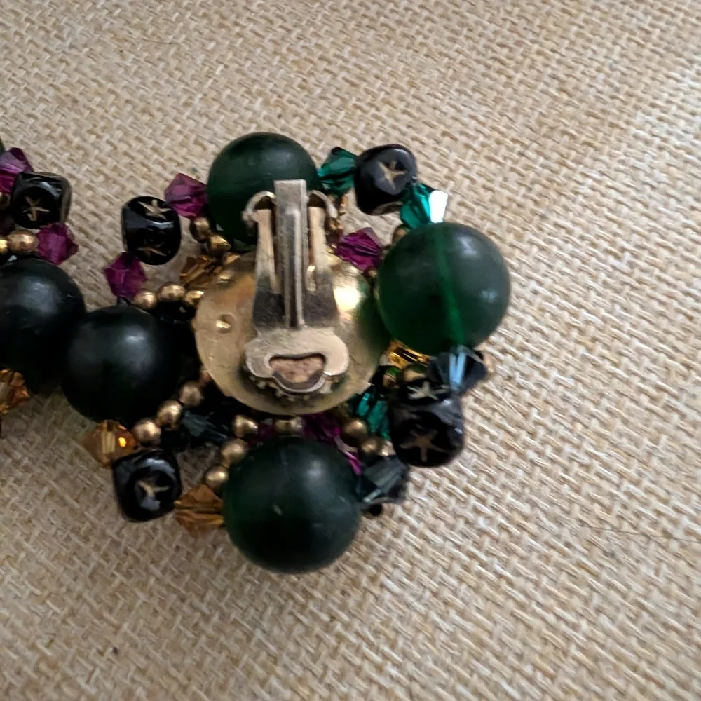 Vintage Green And Purple Large Cluster Beaded Clip On Earrings NWT - Picture 5 of 9